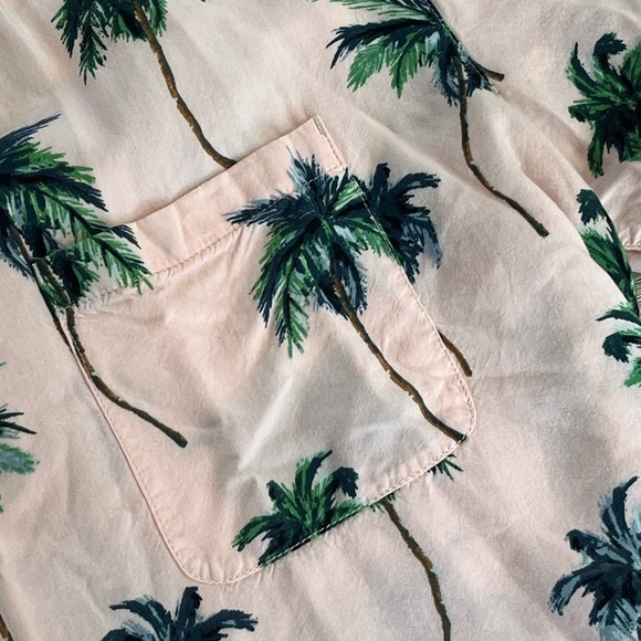 Urban Outfitters UO Palm Print Button Down Shirt Rayon Unisex Medium Tropical - Picture 9 of 11